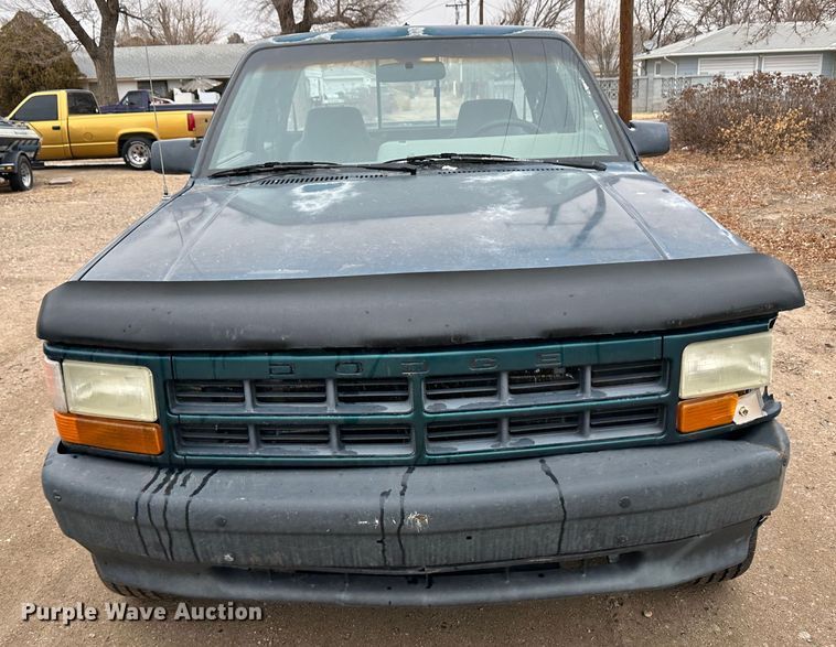 image for item LT9463 1994 Dodge Dakota  Club Cab pickup truck
