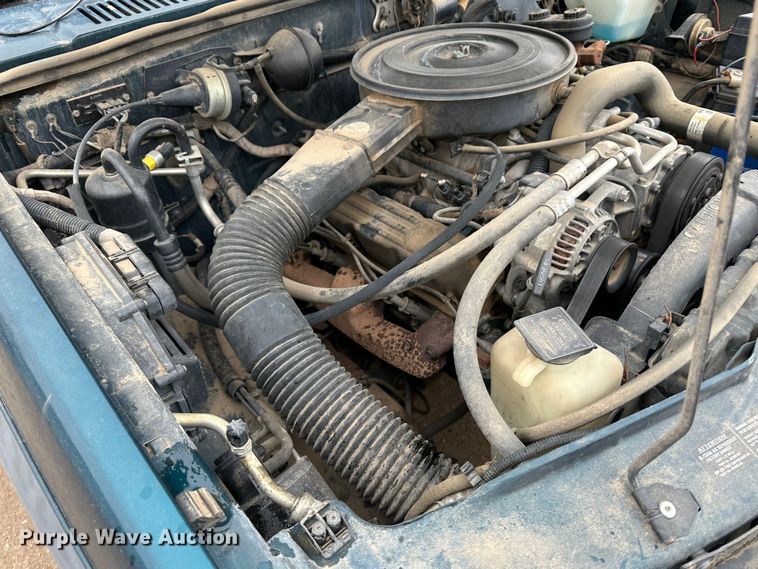 image for item LT9463 1994 Dodge Dakota  Club Cab pickup truck