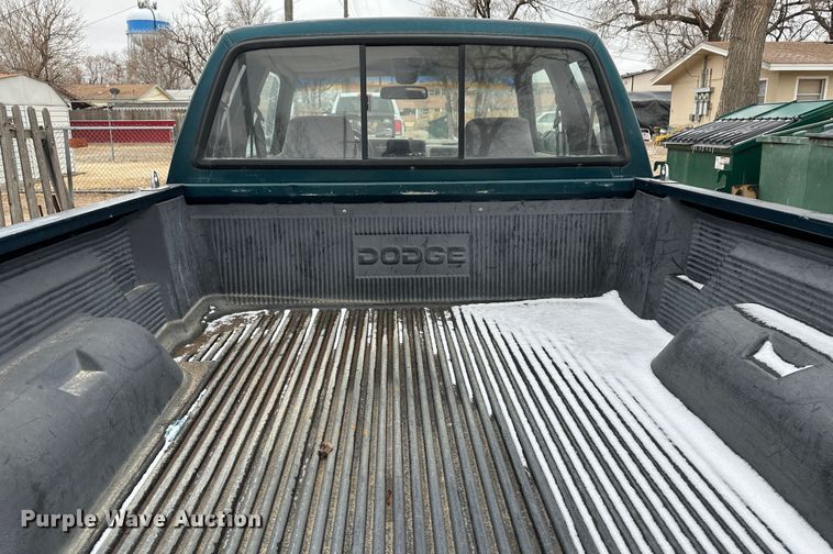 image for item LT9463 1994 Dodge Dakota  Club Cab pickup truck