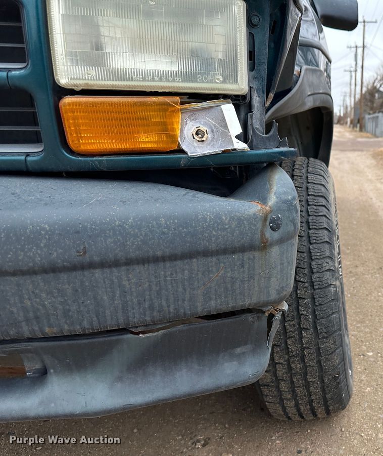 image for item LT9463 1994 Dodge Dakota  Club Cab pickup truck