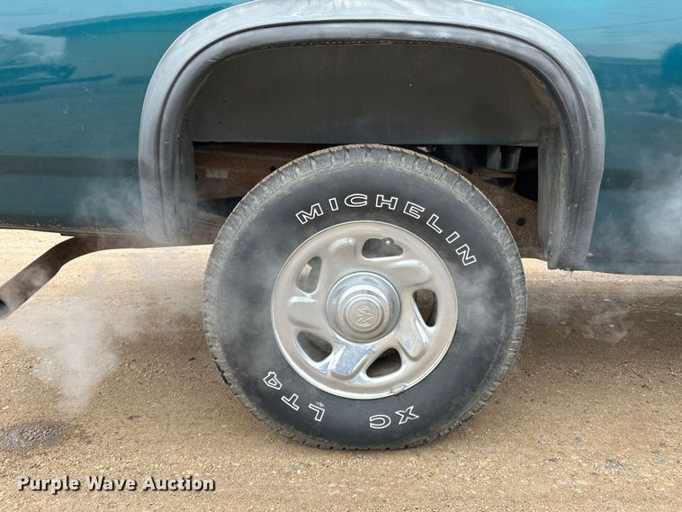 image for item LT9463 1994 Dodge Dakota  Club Cab pickup truck