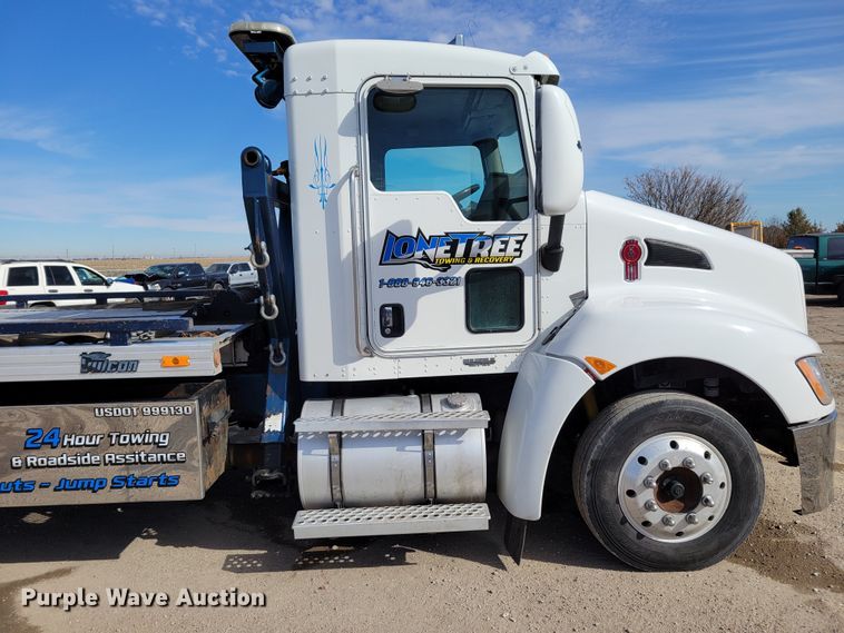 image for item LX9295 2009 Kenworth T270  rollback truck