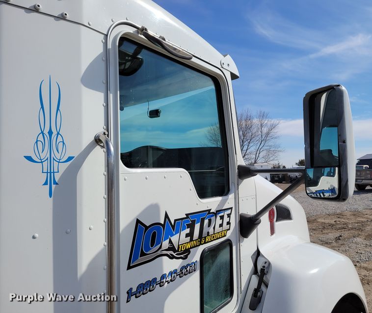 image for item LX9295 2009 Kenworth T270  rollback truck