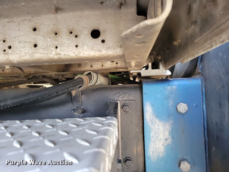 image for item LX9295 2009 Kenworth T270  rollback truck