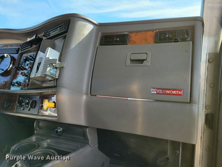 image for item LX9295 2009 Kenworth T270  rollback truck