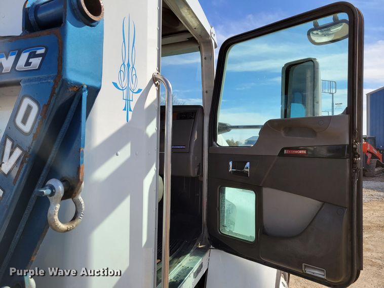 image for item LX9295 2009 Kenworth T270  rollback truck