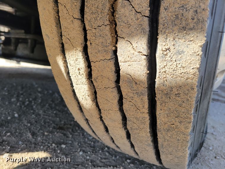 image for item LX9295 2009 Kenworth T270  rollback truck