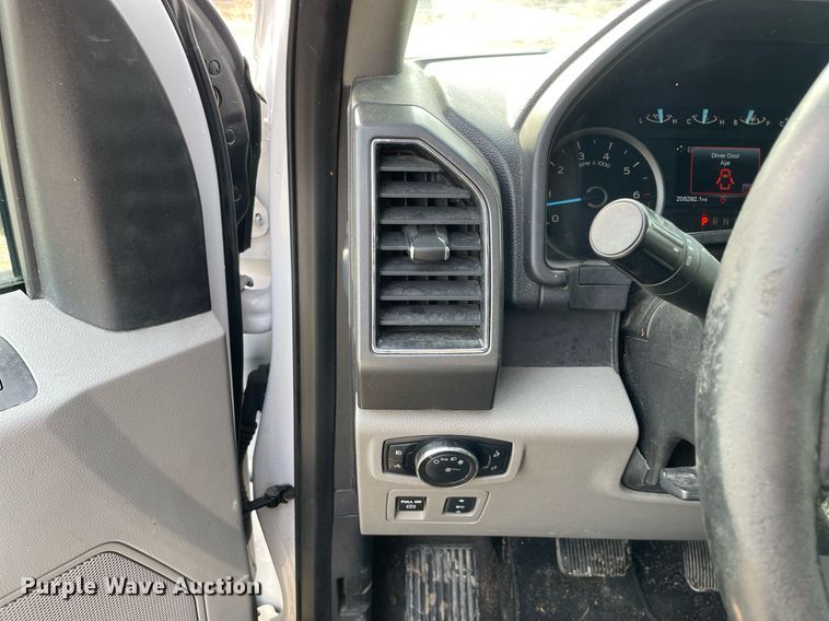 image for item MA9907 2018 Ford F150 XLT  SuperCrew pickup truck