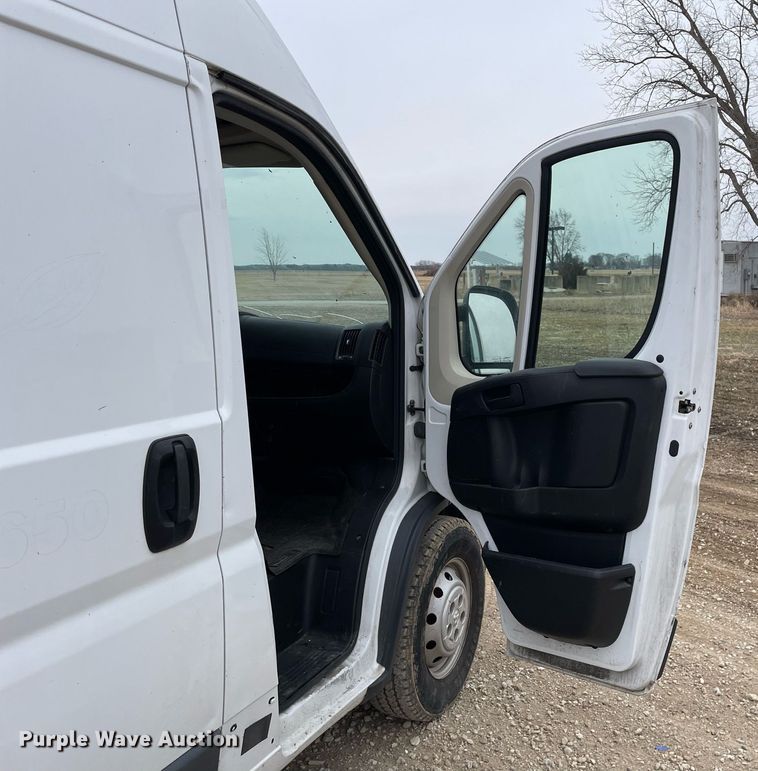 image for item MA9910 2017 Dodge Ram ProMaster 2500  van