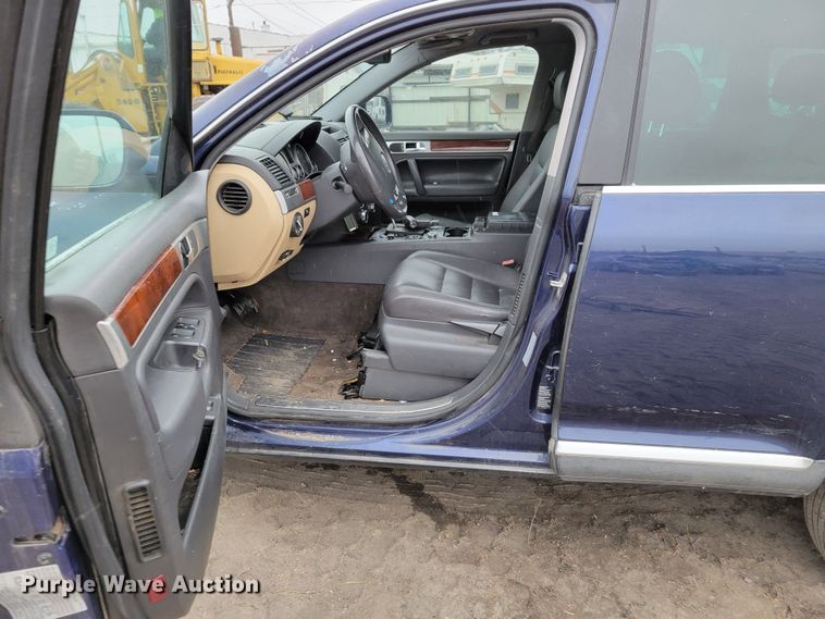 image for item MC9583 2004 Volkswagen Touareg  SUV