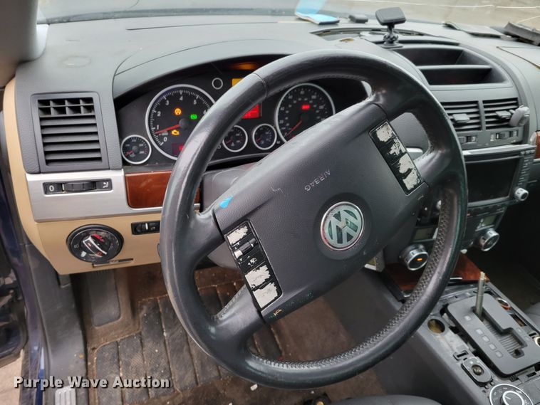 image for item MC9583 2004 Volkswagen Touareg  SUV