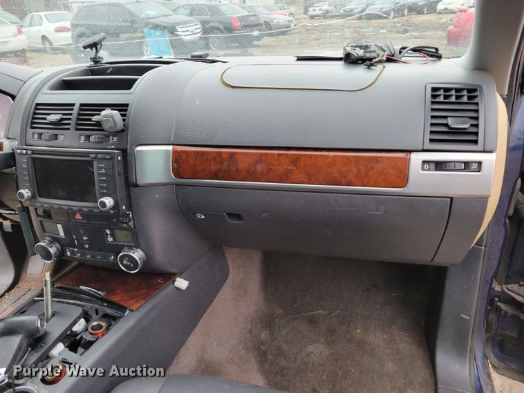 image for item MC9583 2004 Volkswagen Touareg  SUV