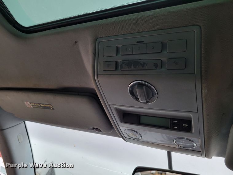 image for item MC9583 2004 Volkswagen Touareg  SUV