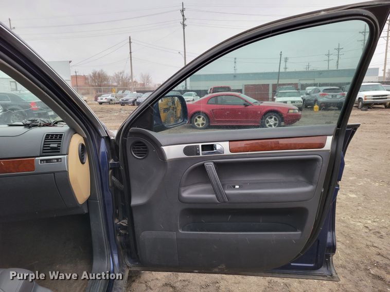 image for item MC9583 2004 Volkswagen Touareg  SUV