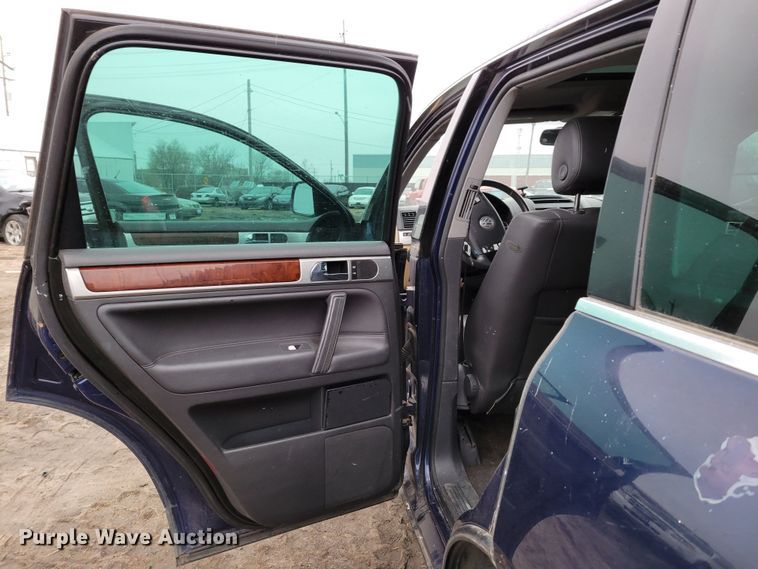 image for item MC9583 2004 Volkswagen Touareg  SUV