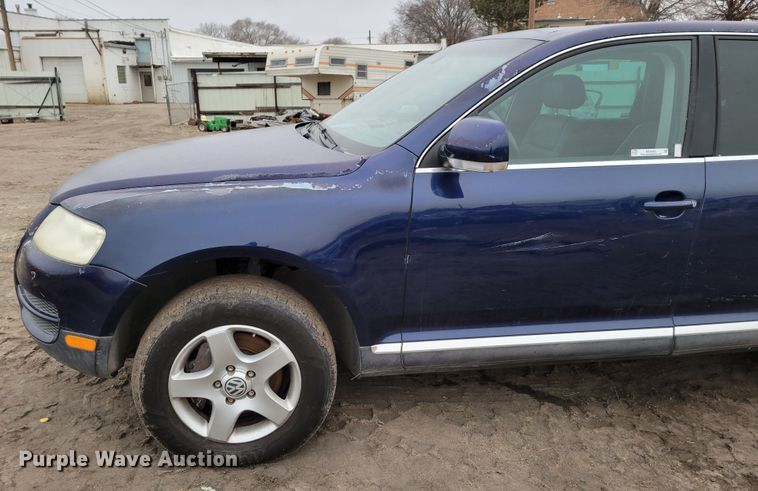 image for item MC9583 2004 Volkswagen Touareg  SUV