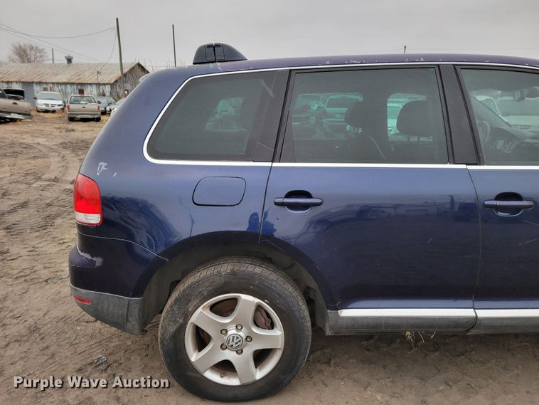 image for item MC9583 2004 Volkswagen Touareg  SUV