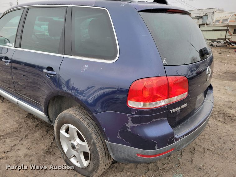 image for item MC9583 2004 Volkswagen Touareg  SUV