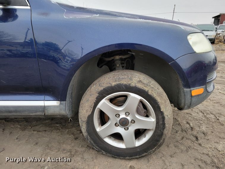 image for item MC9583 2004 Volkswagen Touareg  SUV