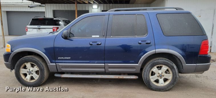 image for item MC9584 2004 Ford Explorer XLT  SUV