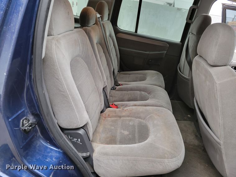 image for item MC9584 2004 Ford Explorer XLT  SUV