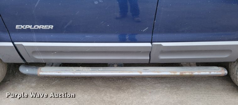 image for item MC9584 2004 Ford Explorer XLT  SUV