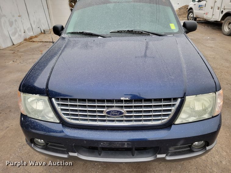 image for item MC9584 2004 Ford Explorer XLT  SUV