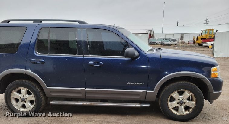 image for item MC9584 2004 Ford Explorer XLT  SUV