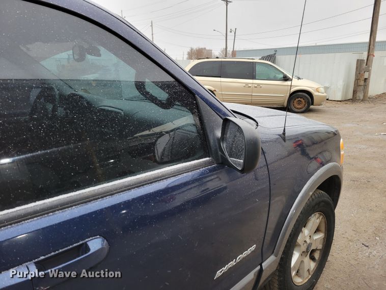 image for item MC9584 2004 Ford Explorer XLT  SUV