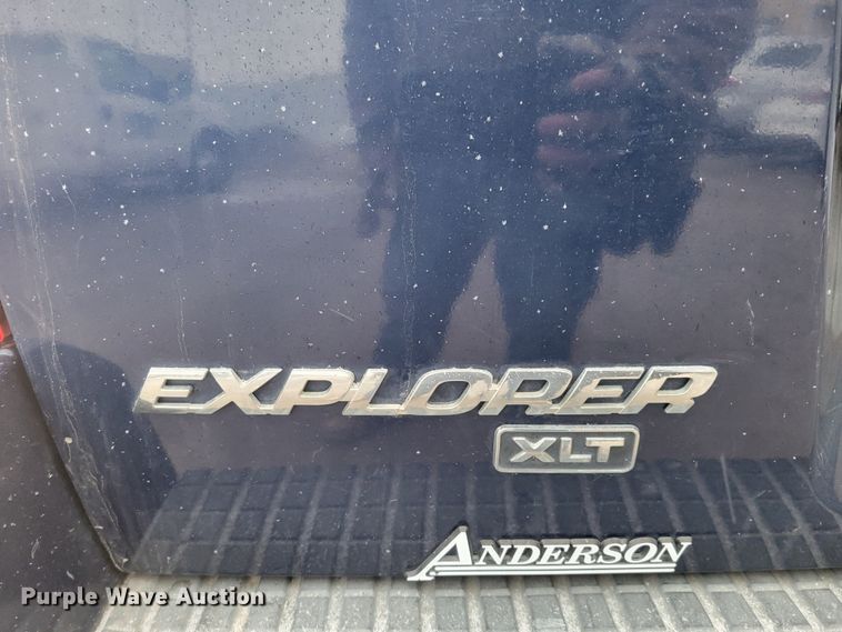 image for item MC9584 2004 Ford Explorer XLT  SUV