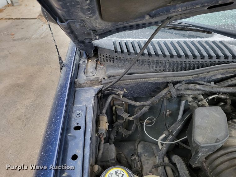 image for item MC9584 2004 Ford Explorer XLT  SUV