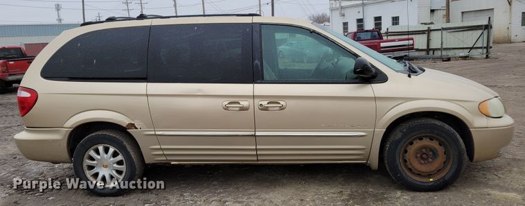 image for item MC9587 2001 Chrysler Town & Country LXi  van