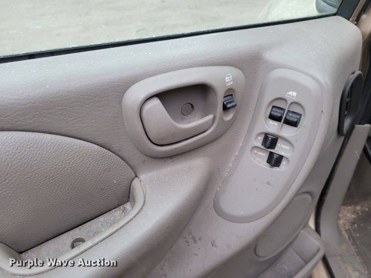 image for item MC9587 2001 Chrysler Town & Country LXi  van