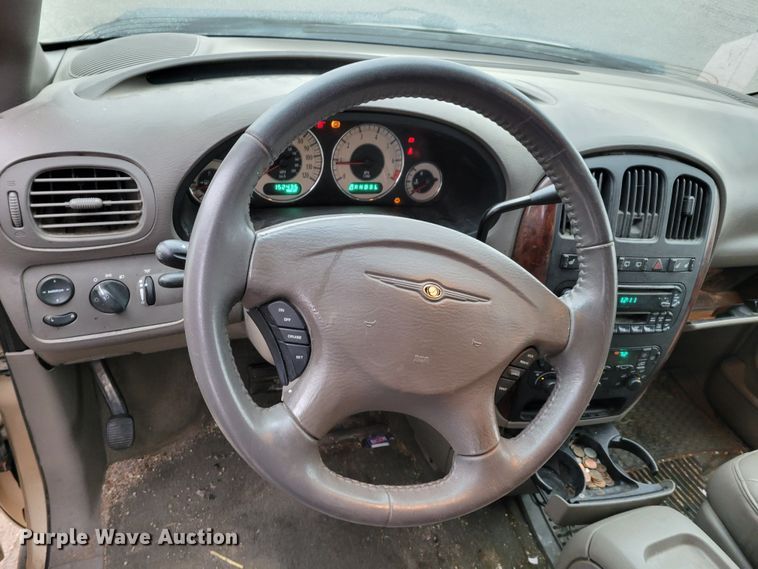 image for item MC9587 2001 Chrysler Town & Country LXi  van