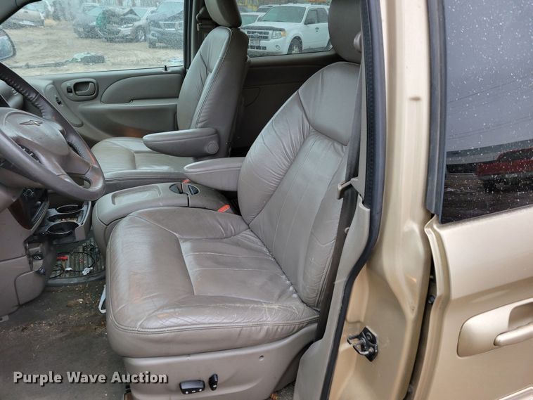 image for item MC9587 2001 Chrysler Town & Country LXi  van
