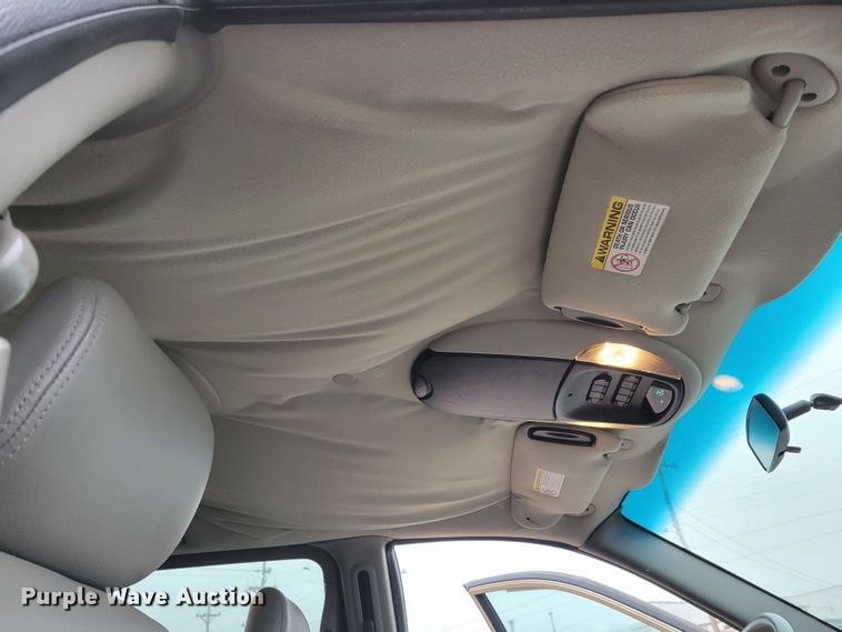 image for item MC9587 2001 Chrysler Town & Country LXi  van