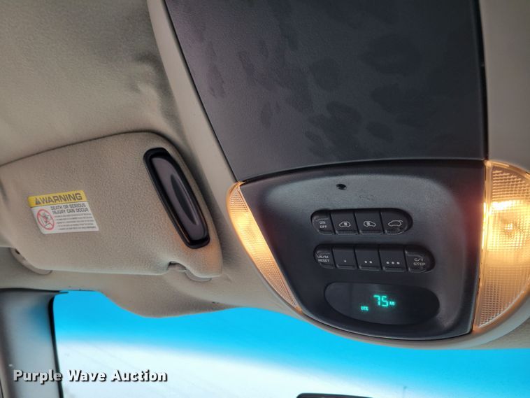 image for item MC9587 2001 Chrysler Town & Country LXi  van