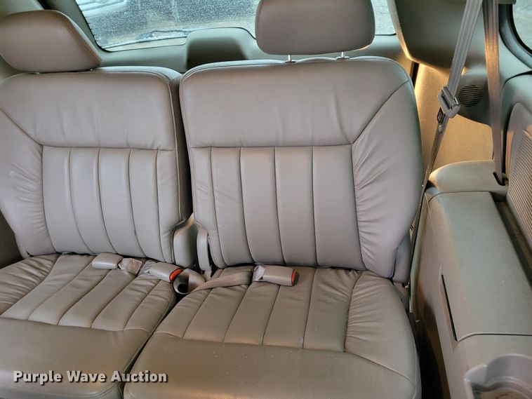 image for item MC9587 2001 Chrysler Town & Country LXi  van