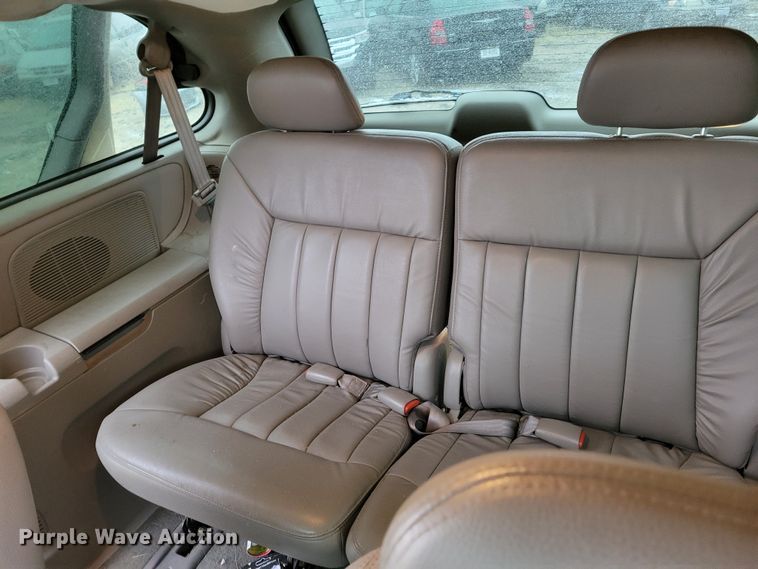 image for item MC9587 2001 Chrysler Town & Country LXi  van