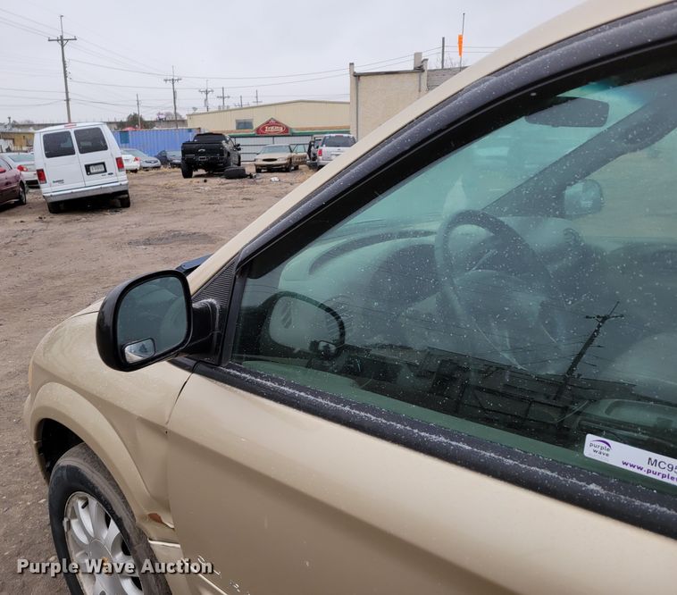 image for item MC9587 2001 Chrysler Town & Country LXi  van