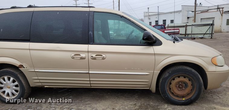 image for item MC9587 2001 Chrysler Town & Country LXi  van