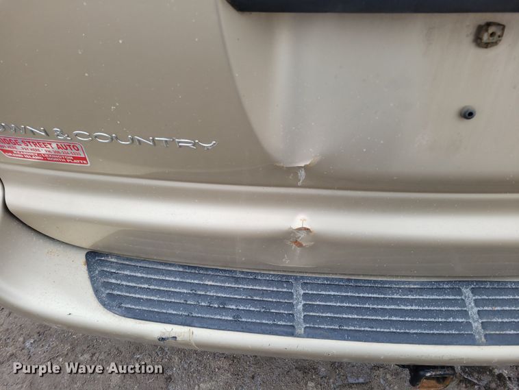 image for item MC9587 2001 Chrysler Town & Country LXi  van