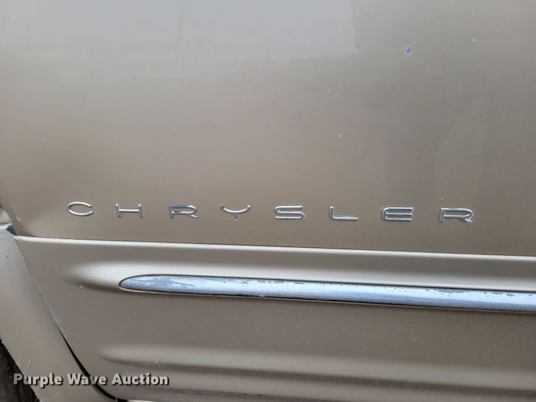 image for item MC9587 2001 Chrysler Town & Country LXi  van