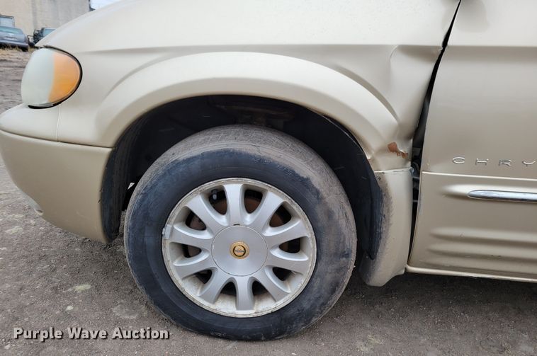 image for item MC9587 2001 Chrysler Town & Country LXi  van
