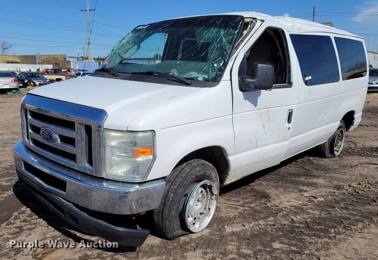 image for item MC9601 2009 Ford E350 Super Duty XLT  van