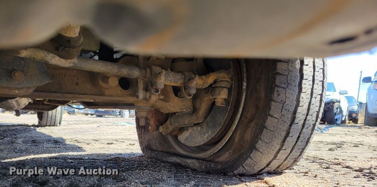 image for item MC9601 2009 Ford E350 Super Duty XLT  van