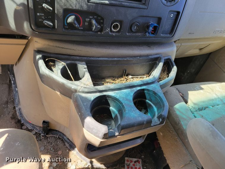 image for item MC9601 2009 Ford E350 Super Duty XLT  van