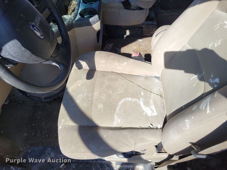 image for item MC9601 2009 Ford E350 Super Duty XLT  van