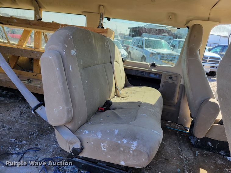 image for item MC9601 2009 Ford E350 Super Duty XLT  van