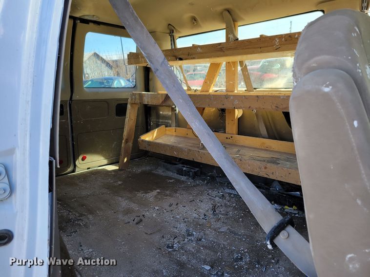 image for item MC9601 2009 Ford E350 Super Duty XLT  van